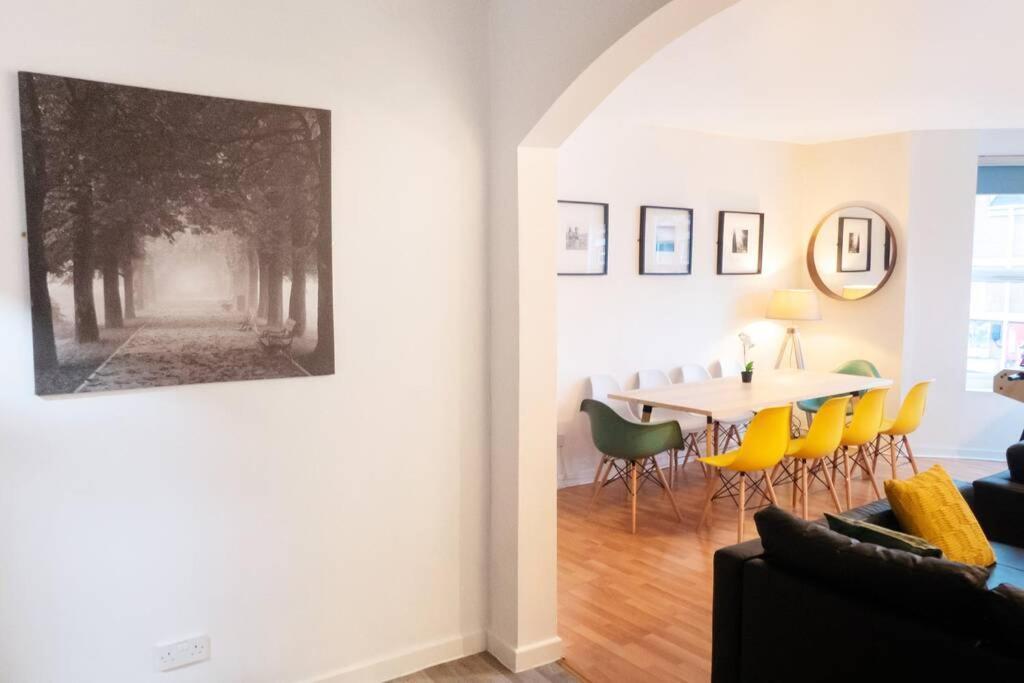 Apartment Up To 9 Close To Centre, Big Tv And Wifi Кардифф Экстерьер фото