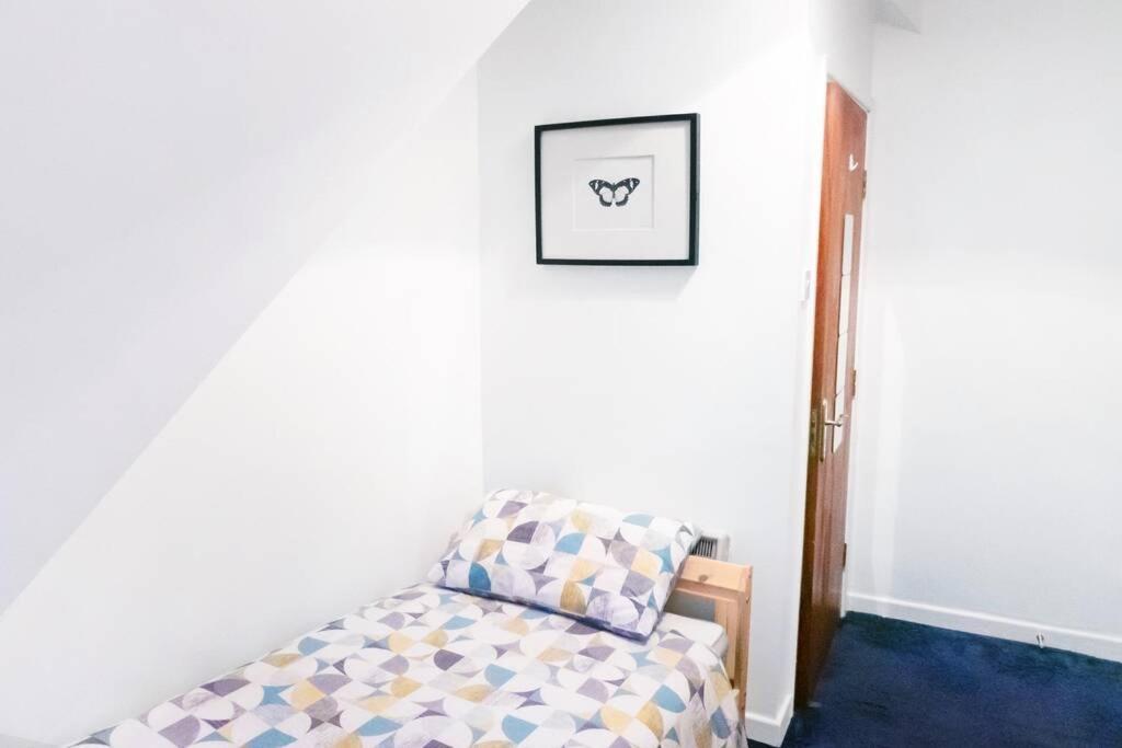 Apartment Up To 9 Close To Centre, Big Tv And Wifi Кардифф Экстерьер фото